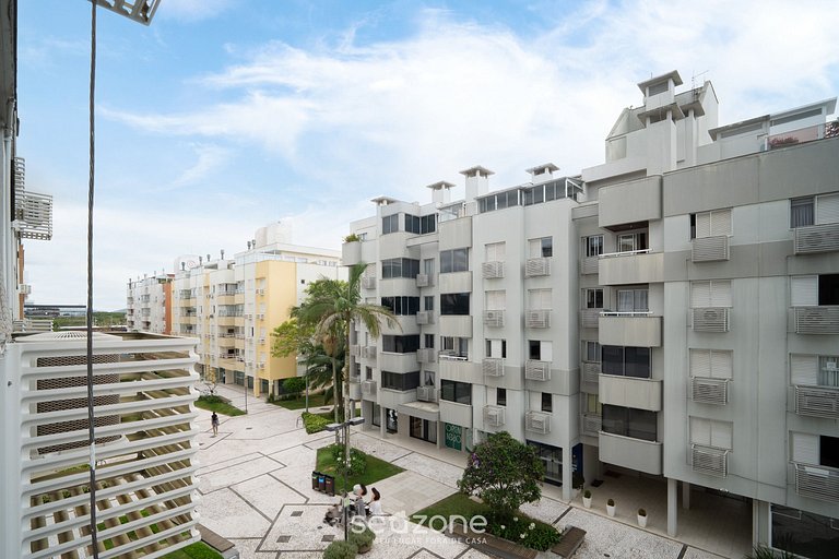 Apto a 700 m da Praia de Jurerê AAV0306