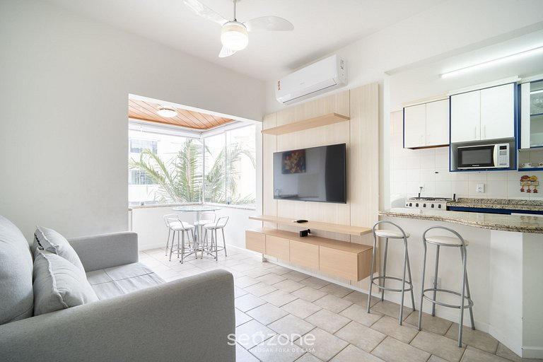 Apto a 700 m da Praia de Jurerê AAV0306