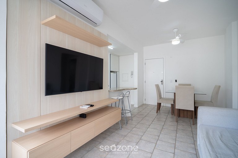 Apto a 700 m da Praia de Jurerê AAV0306