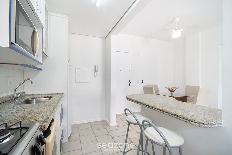 Apto a 700 m de la Playa de Jurerê AAV0306