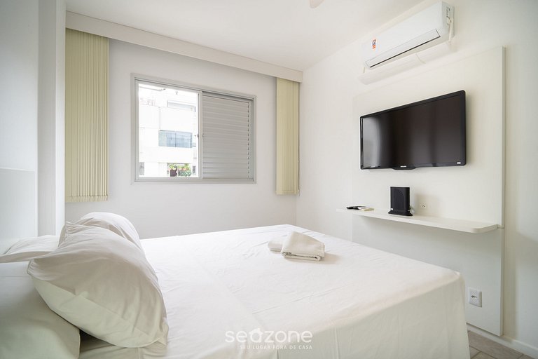 Apto a 700 m da Praia de Jurerê AAV0306