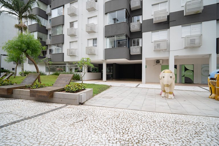 Apto a 700 m de la Playa de Jurerê AAV0306