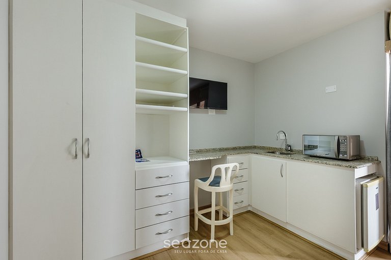 Studio c/ piscina coberta no prédio UPP0412