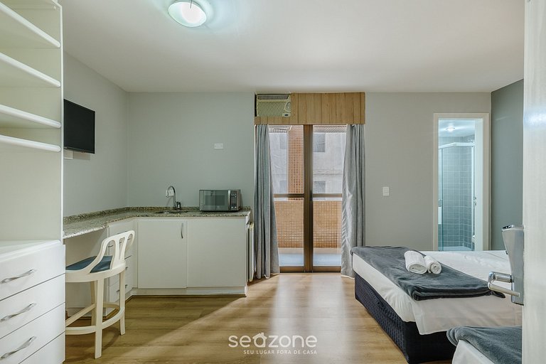 Studio c/ piscina coberta no prédio UPP0412