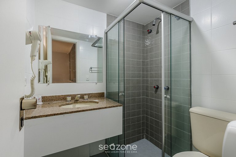 Studio c/ piscina coberta no prédio UPP0412