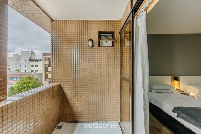 Studio c/ piscina coberta no prédio UPP0412