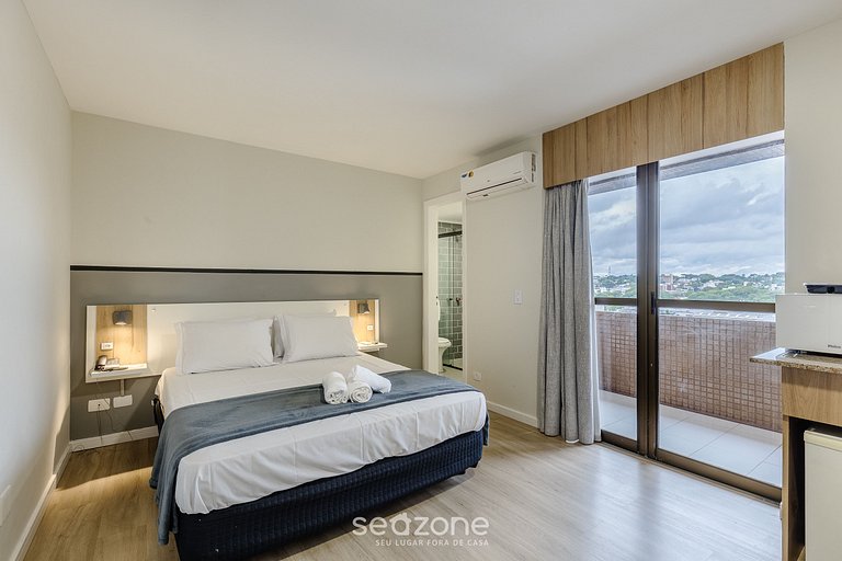 Studio c/ varanda e localização premium UPP0616