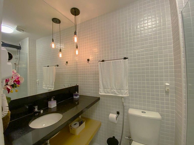 Apto c/ varanda e vista Mar em Salvador - ESB0711