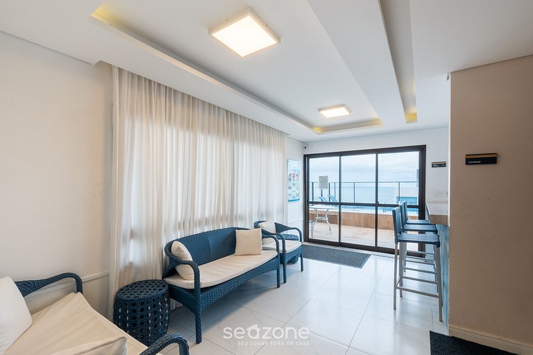 Aptos a 120 m da Praia da Barra com piscina e academia no pr