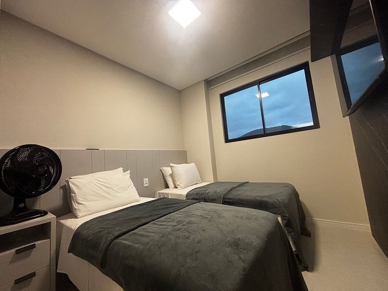 Apto c/ Churrasqueira 500m da Praia LPR1304