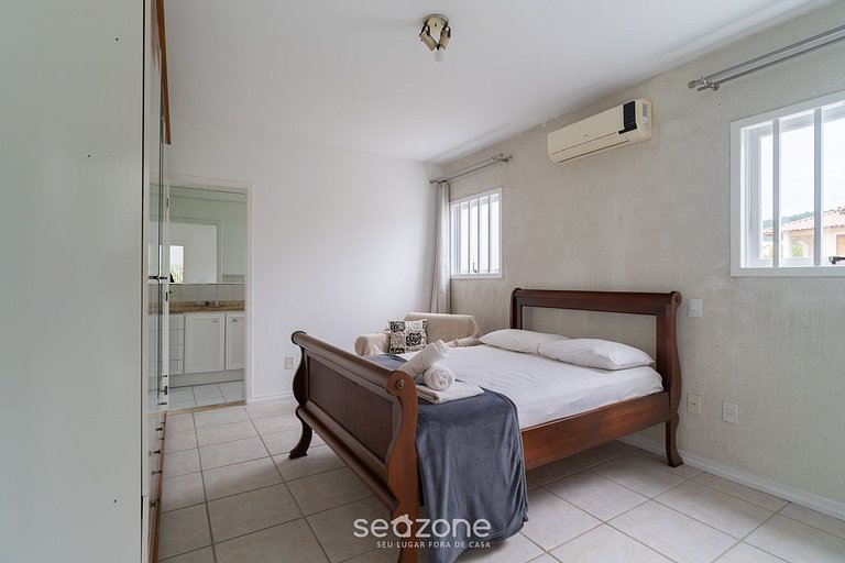 Casa c/ piscina y parrilla en Jurerê - ROM0591