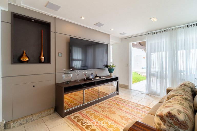 Casa c/ piscina y parrilla en Jurerê - ROM0591