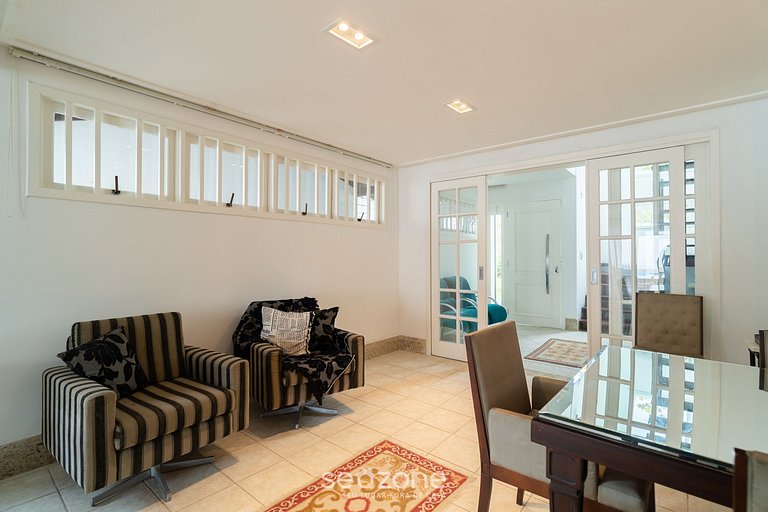 Casa c/ piscina y parrilla en Jurerê - ROM0591