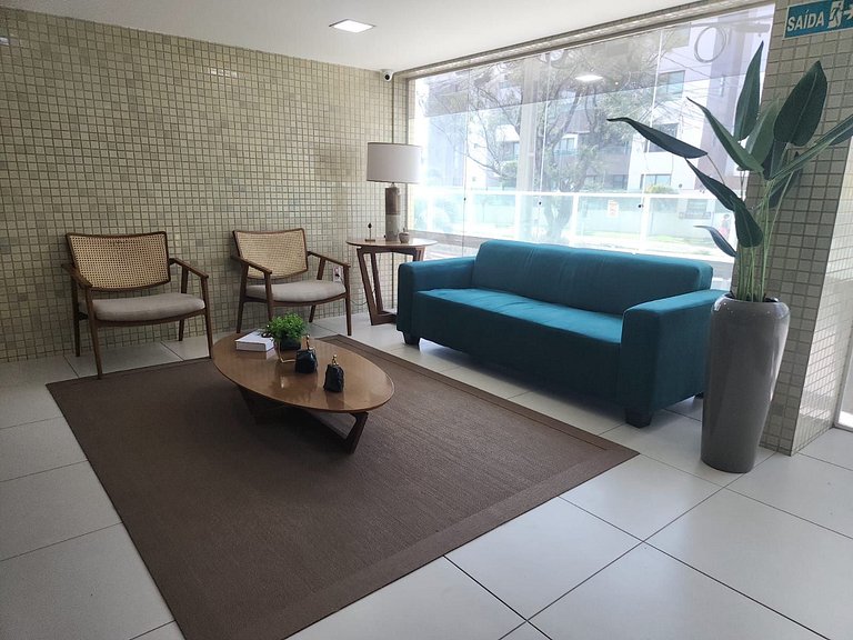 Sua estadia completa com piscina na cobertura, a 40m da prai