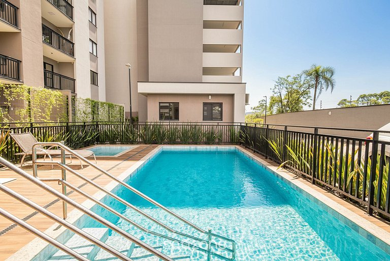 Apartamentos completos en edificio con piscina a 400m de la