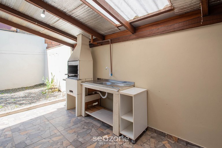 Casa c/ Parrilla a 600 m de la Playa NUS0636