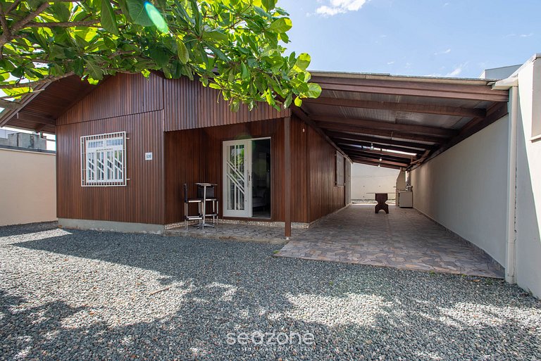 Casa c/ Churrasq. a 600 m da Praia NUS0636