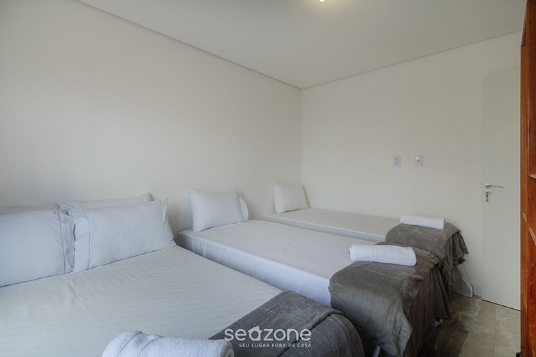 Apto en Cond. c/ Piscina 350 m de la Playa PRY0105