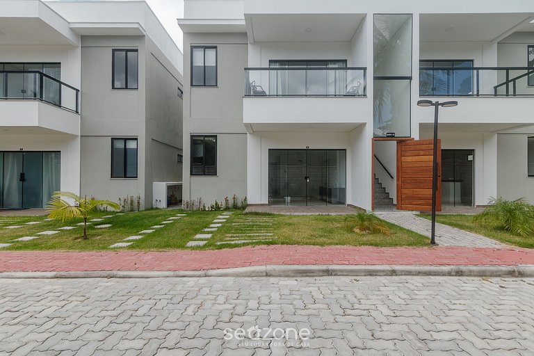 Apto en Cond. c/ Piscina 350 m de la Playa PRY0105