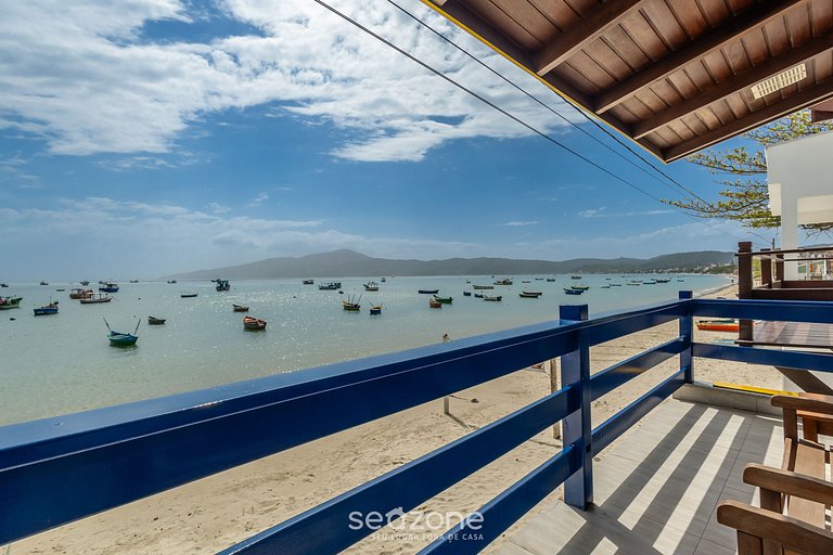 Linda casa pé na areia c/vista para o mar APC2200