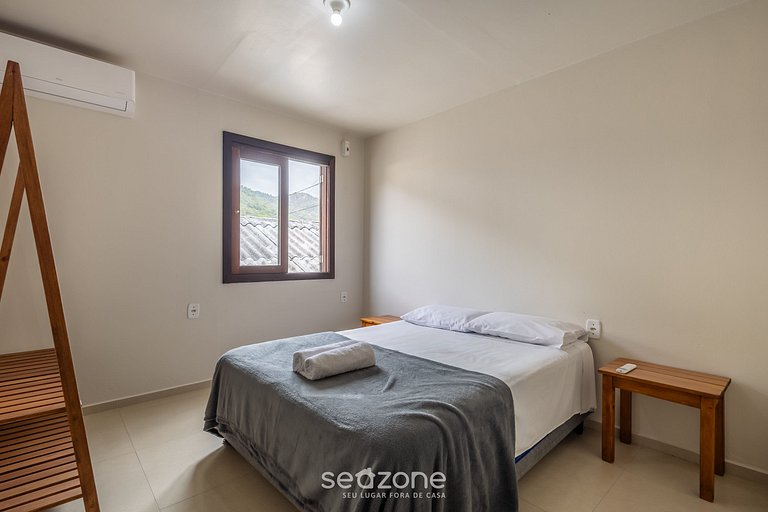 Linda casa pé na areia c/vista para o mar APC2200