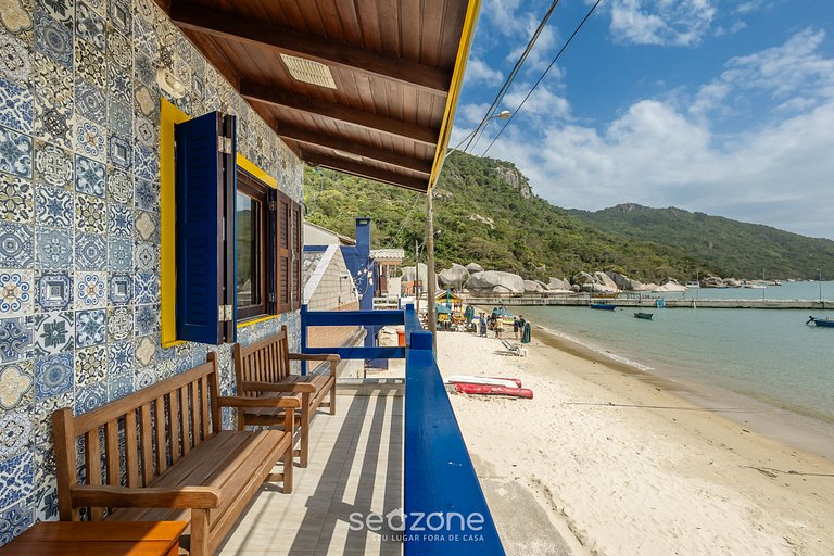 Linda casa pé na areia c/vista para o mar APC2200