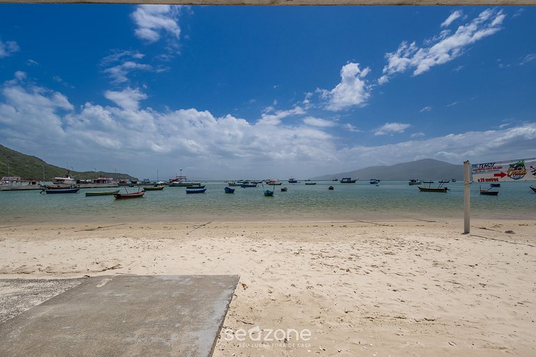 Linda casa pé na areia c/vista para o mar APC2200