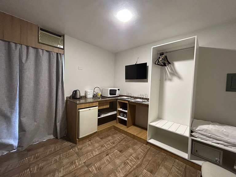 Estúdio em Prédio c/ Academia e Piscina | UPP0307