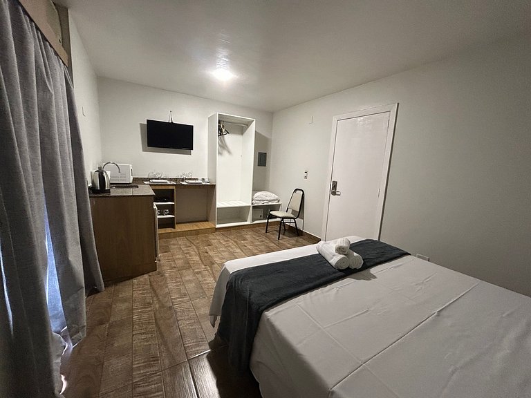 Estúdio em Prédio c/ Academia e Piscina | UPP0307