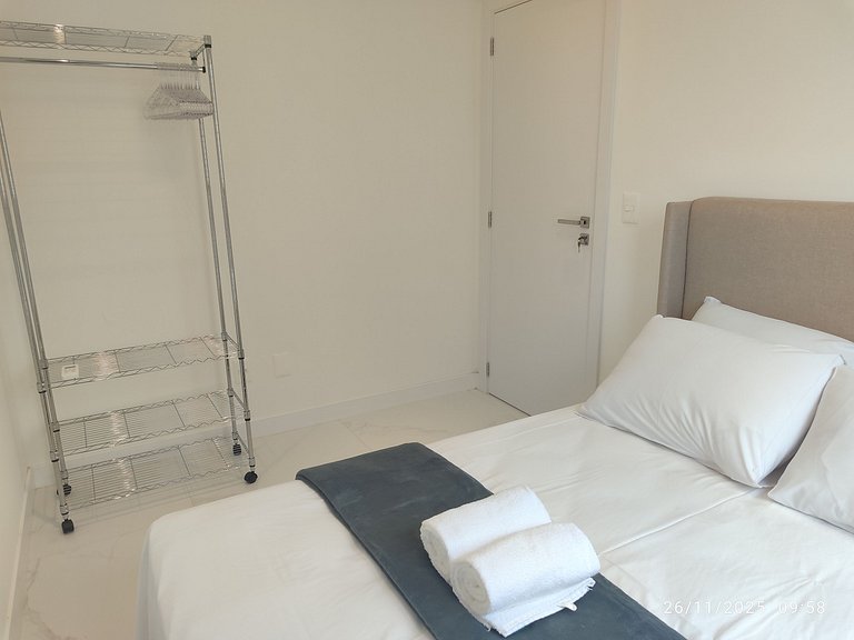 Apto c/ Churrasqueira a 500 m da Praia STW1206