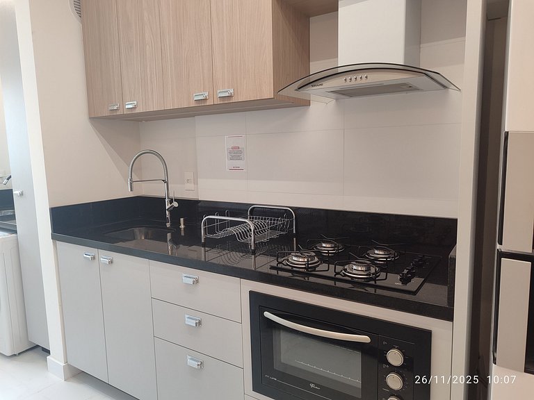 Apto c/ Churrasqueira a 500 m da Praia STW1206