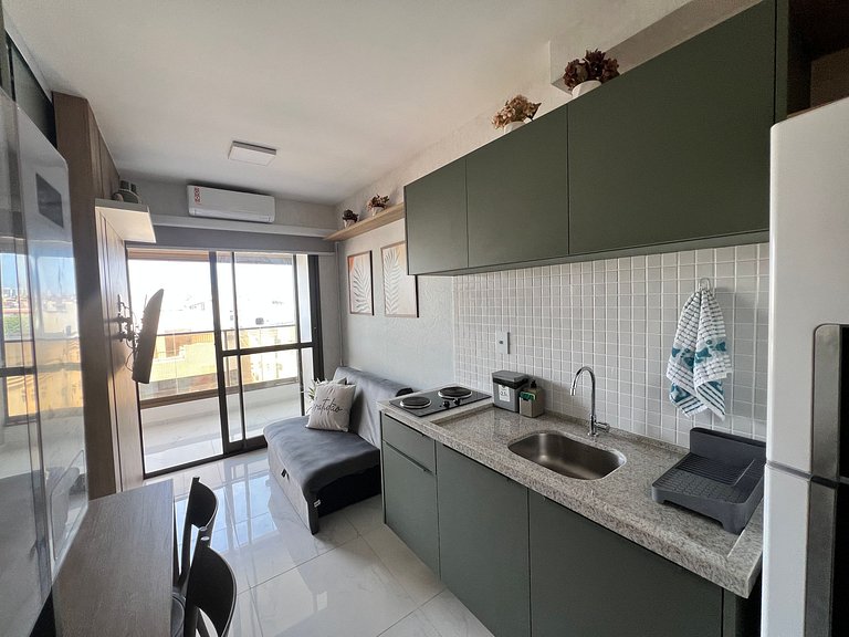 Apto c/ varanda a 750m da orla de Salvador SMT0518