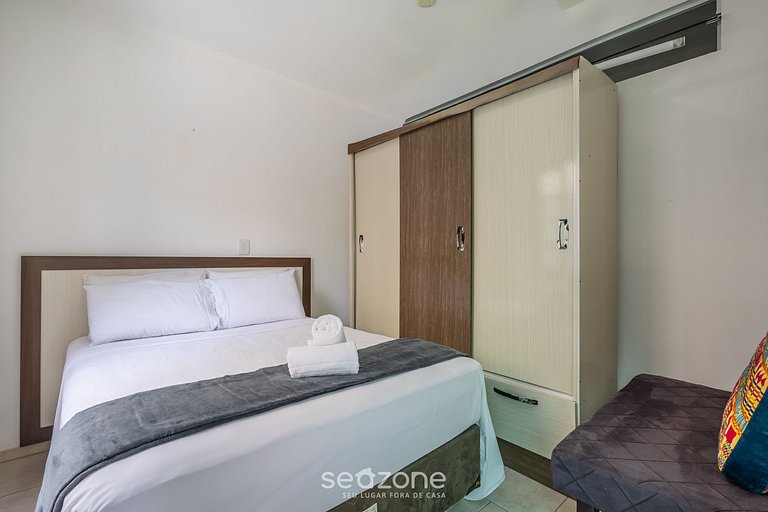 Apto em cond. à beira-mar c/ piscina CFI0052