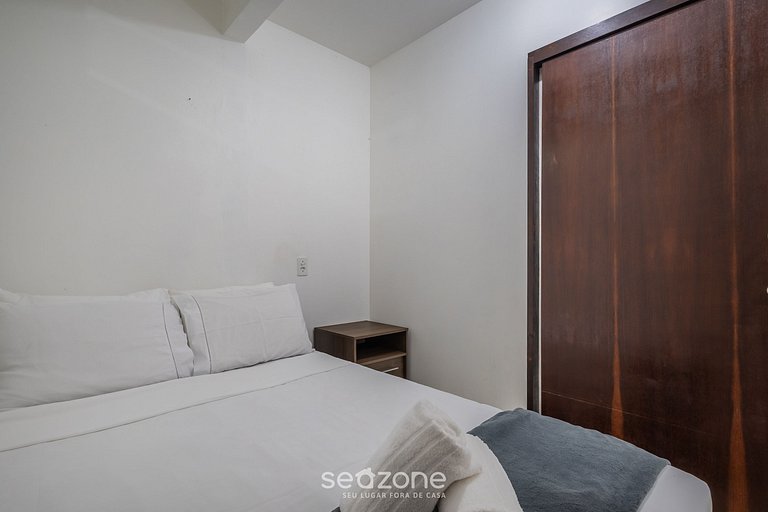 Apto em cond. à beira-mar c/ piscina CFI0052