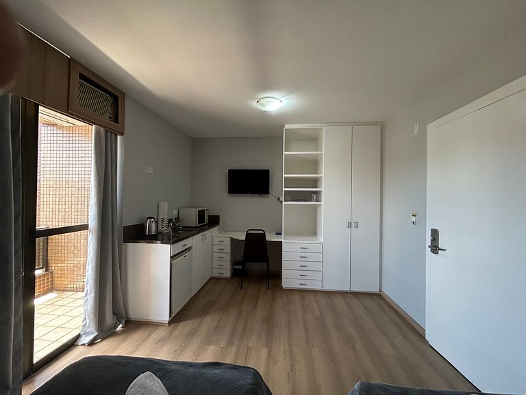 Estúdio em Condo. c/ Academia UPP0702