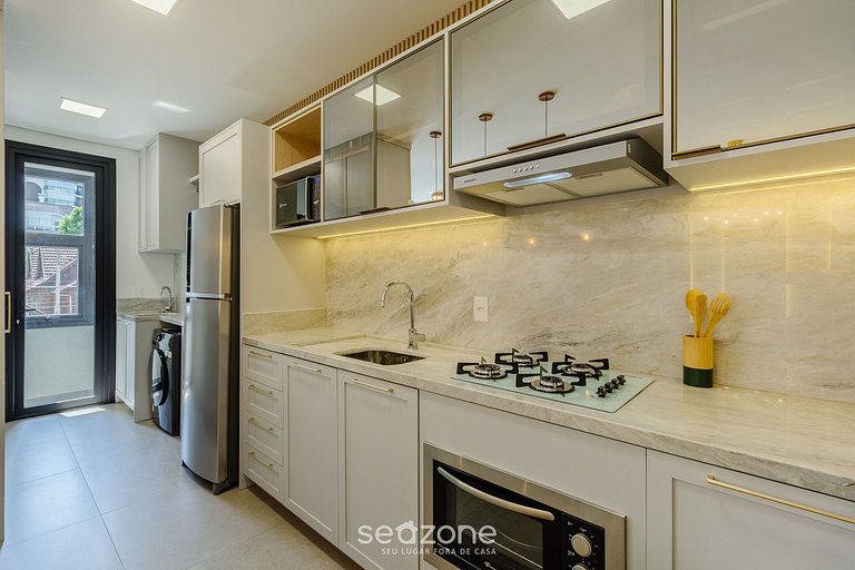 Apto c/ varanda no Centro de Gramado - CBG0027