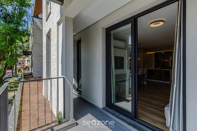 Apto c/ varanda no Centro de Gramado - CBG0027