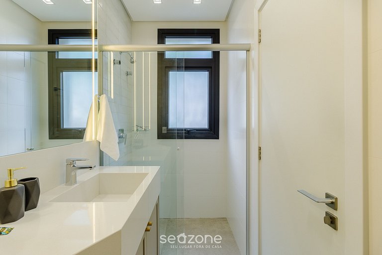 Apto c/ varanda no Centro de Gramado - CBG0027