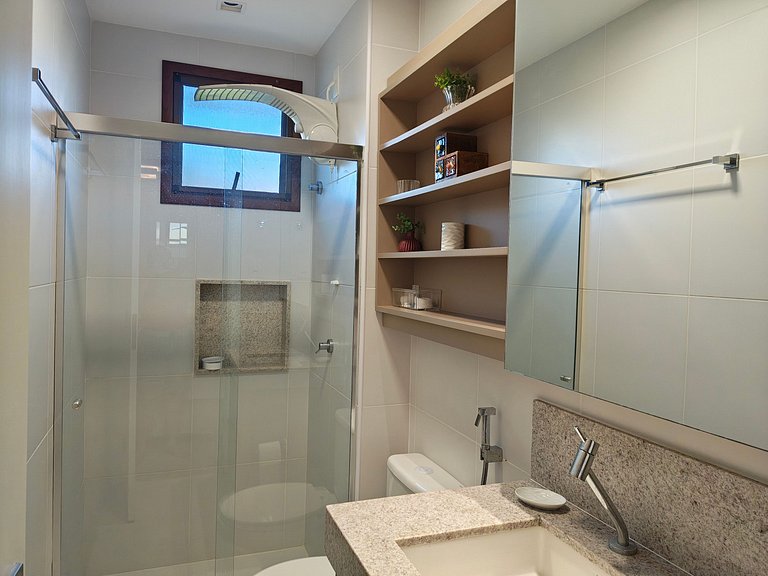 Casa 3 Suítes em Cond. c/ Piscina VLN0116