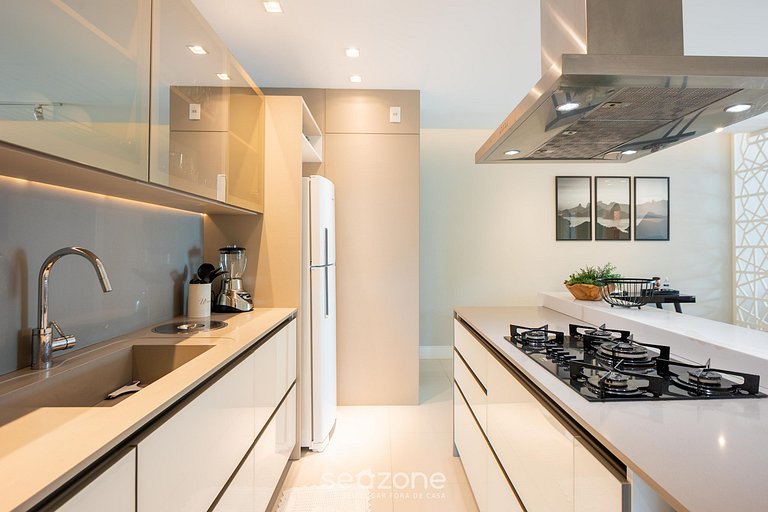 Apto c/ churrasq. e varanda, 230m da Praia EPD0202