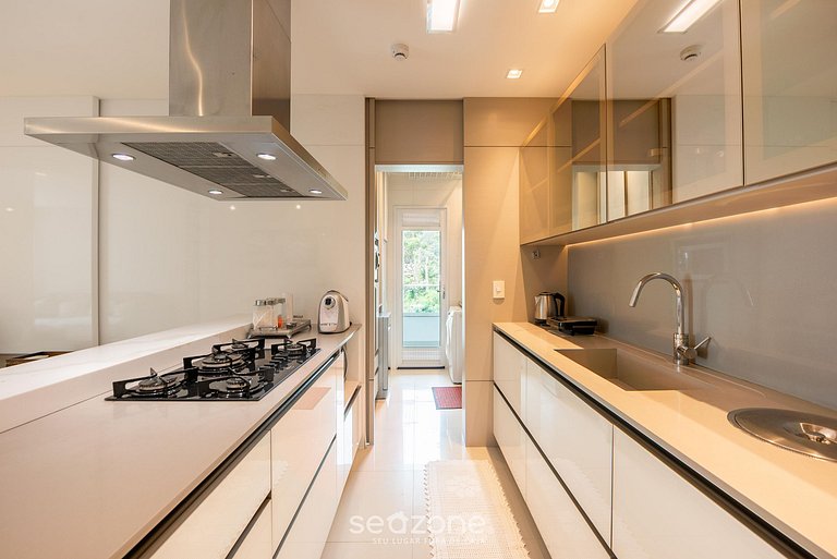 Apto c/ churrasq. e varanda, 230m da Praia EPD0202