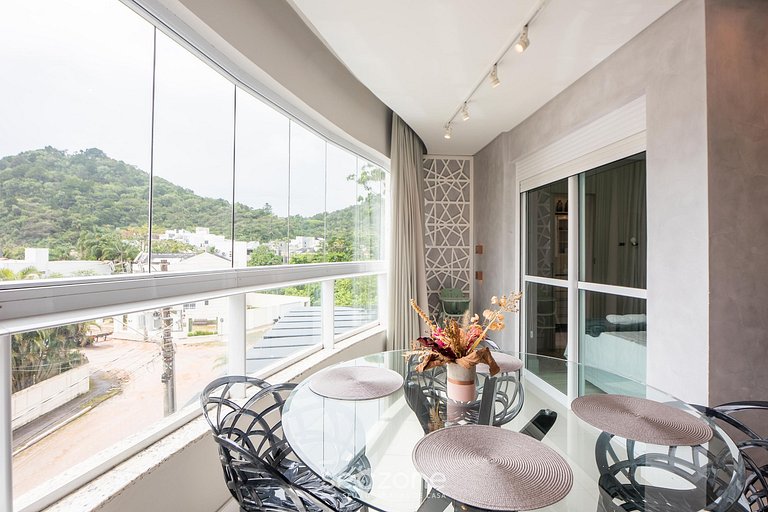 Apto c/ churrasq. e varanda, 230m da Praia EPD0202