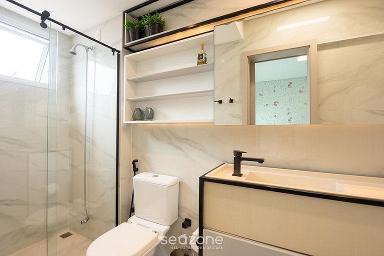 Apto c/ churrasq. e varanda, 230m da Praia EPD0202