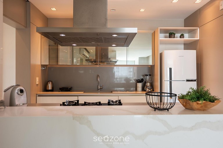 Apto c/ churrasq. e varanda, 230m da Praia EPD0202