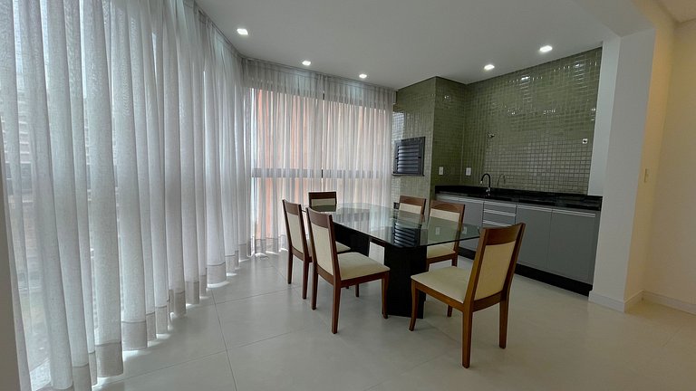 Apto c/ 3 suítes e churrasq. a 90m do mar RIH0901