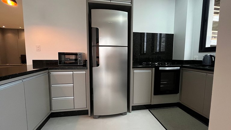 Apto c/ 3 suítes e churrasq. a 90m do mar RIH0901