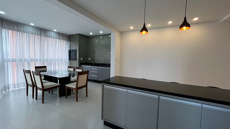 Apto c/ 3 suítes e churrasq. a 90m do mar RIH0901