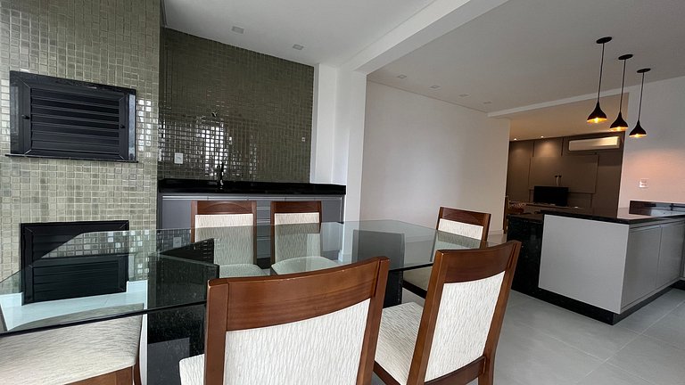 Apto c/ 3 suítes e churrasq. a 90m do mar RIH0901