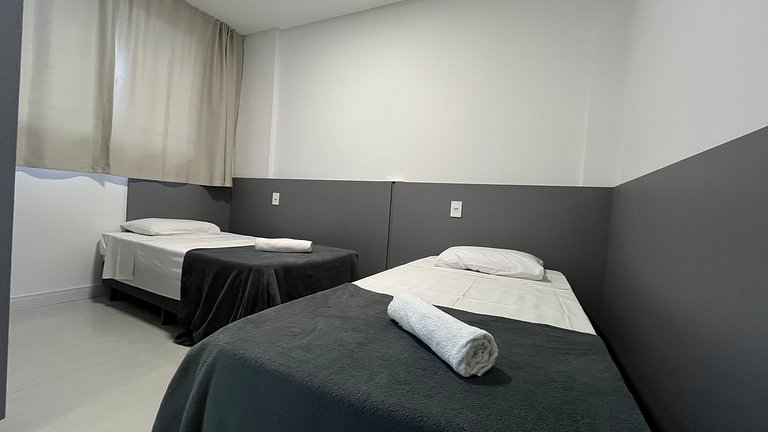 Apto c/ 3 suítes e churrasq. a 90m do mar RIH0901