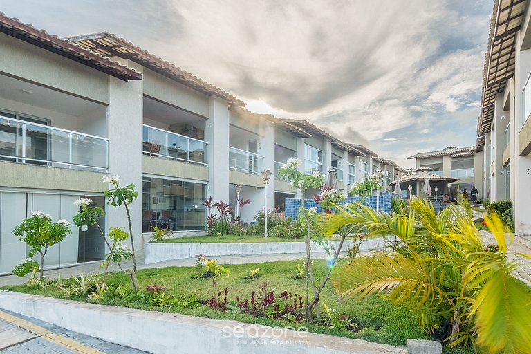 Condomínio com Piscina a 900 m da praia, Imbassaí Top Flats